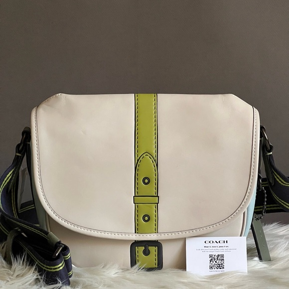 💰SOLD - C8481 - Coach Hitch Crossbody with Trompe L’oeil - Picture 10 of 12